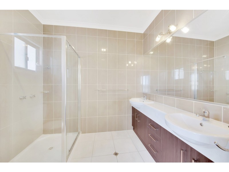 4 KOOWIN DRIVE, Kirkwood QLD 4680