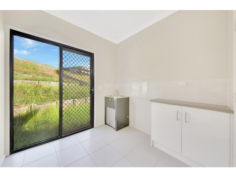 4 KOOWIN DRIVE, Kirkwood QLD 4680