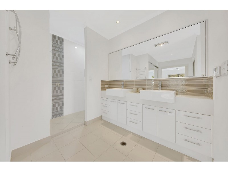 22 PARKSVILLE DRIVE, New Auckland QLD 4680