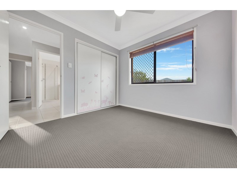 18 FLOREY PLACE, Kirkwood QLD 4680