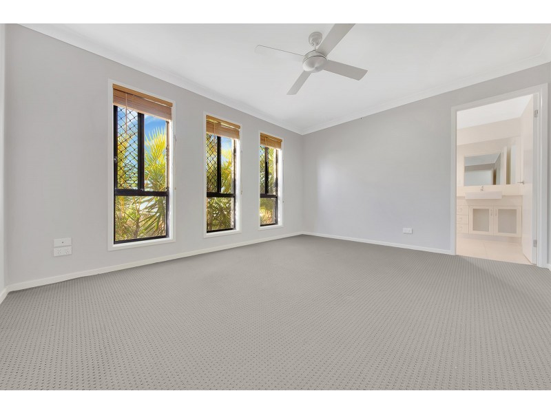 18 FLOREY PLACE, Kirkwood QLD 4680