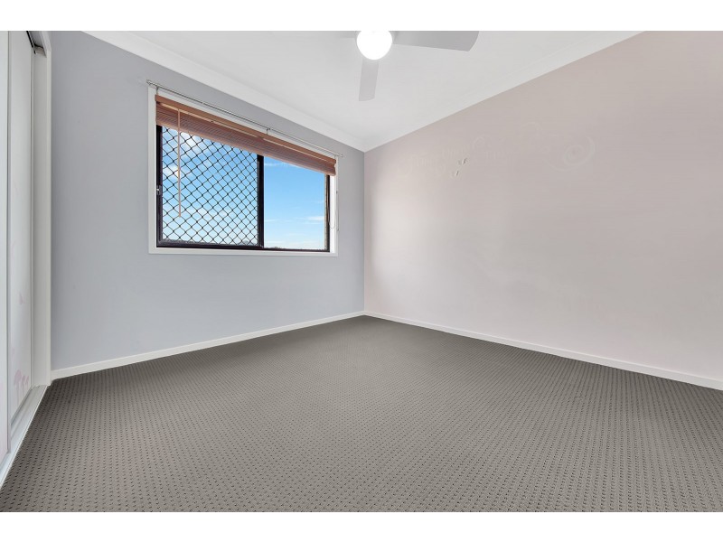 18 FLOREY PLACE, Kirkwood QLD 4680