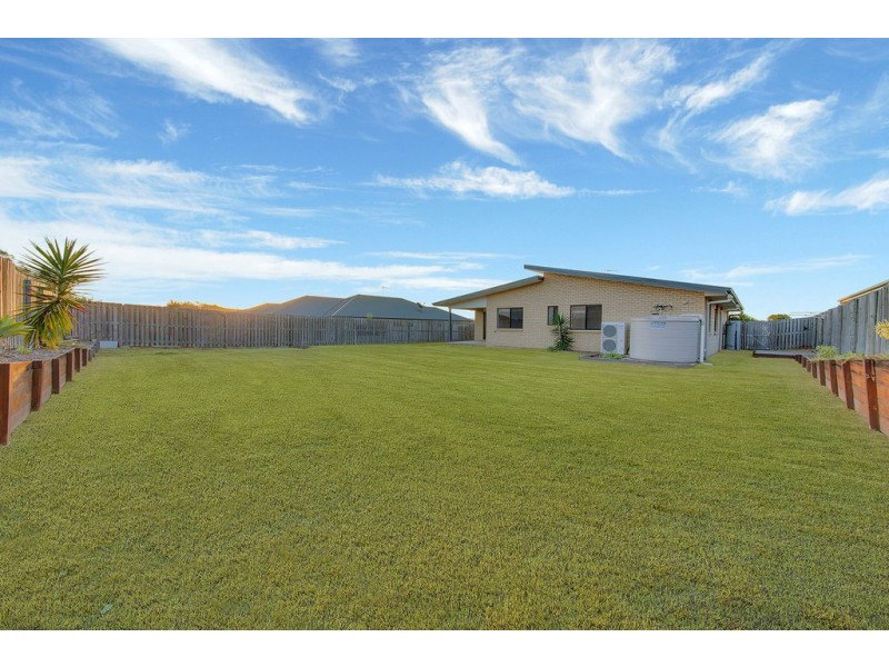 18 FLOREY PLACE, Kirkwood QLD 4680