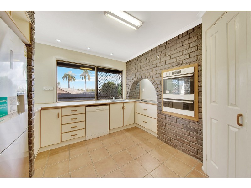 4 ILLAWONG COURT, Glen Eden QLD 4680