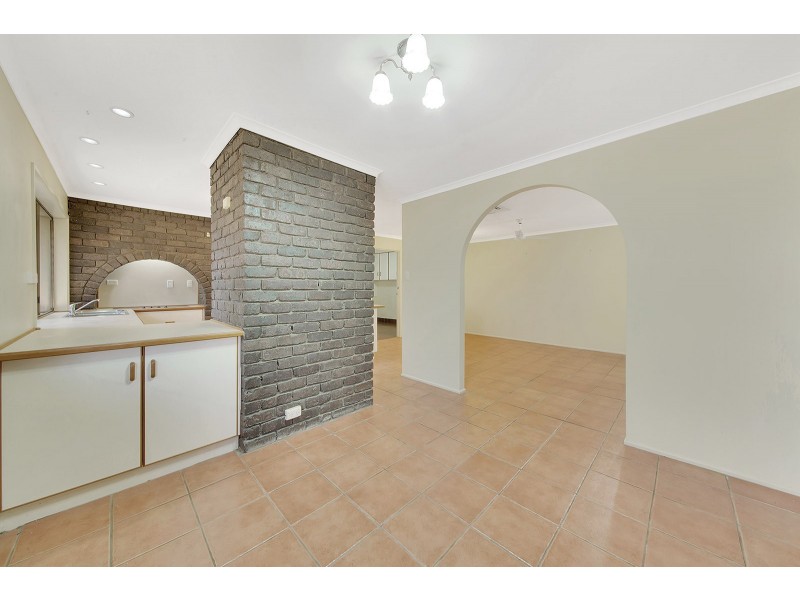 4 ILLAWONG COURT, Glen Eden QLD 4680