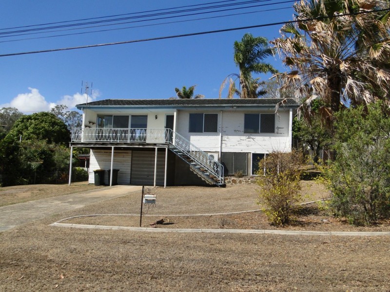 5 WALTERS AVENUE, West Gladstone QLD 4680