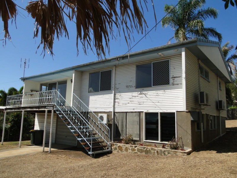 5 WALTERS AVENUE, West Gladstone QLD 4680