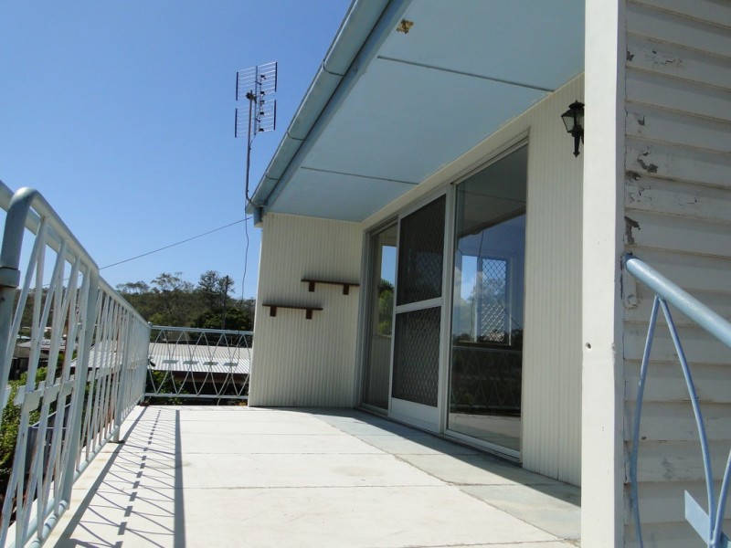 5 WALTERS AVENUE, West Gladstone QLD 4680