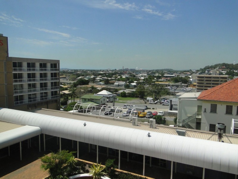 3/100 GOONDOON STREET, Gladstone QLD 4680