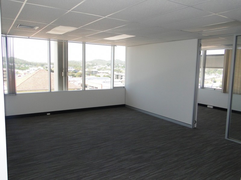 3/100 GOONDOON STREET, Gladstone QLD 4680