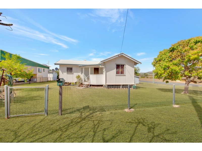 9 YOUNG STREET, Barney Point QLD 4680