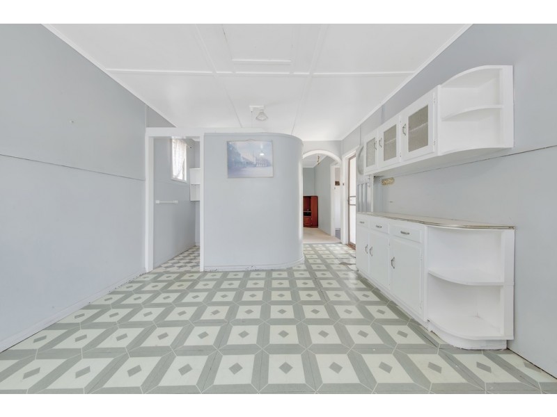 9 YOUNG STREET, Barney Point QLD 4680