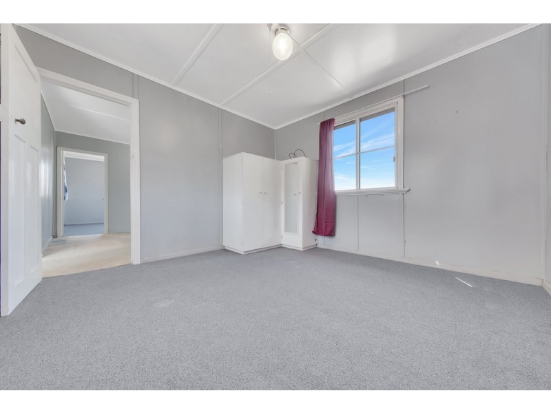 9 YOUNG STREET, Barney Point QLD 4680