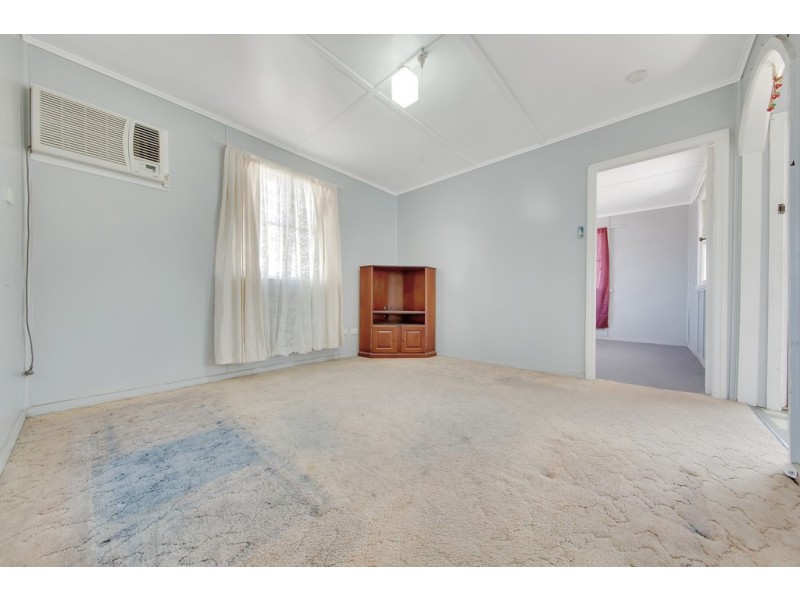 9 YOUNG STREET, Barney Point QLD 4680