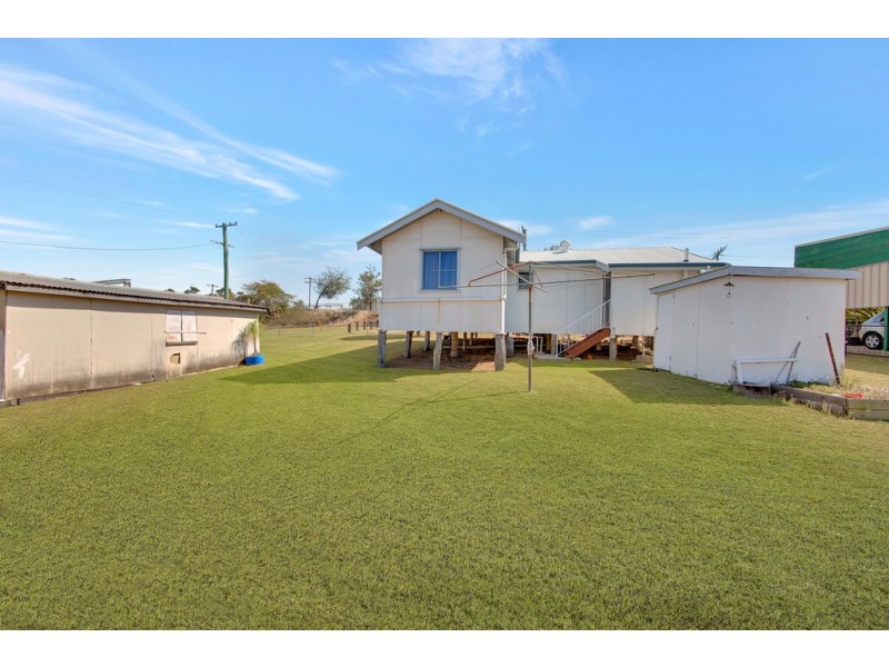 9 YOUNG STREET, Barney Point QLD 4680