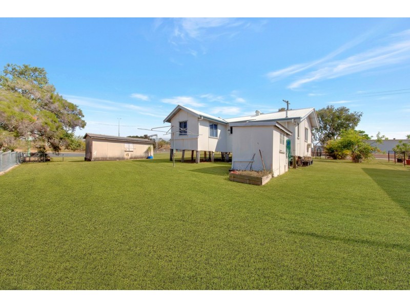 9 YOUNG STREET, Barney Point QLD 4680