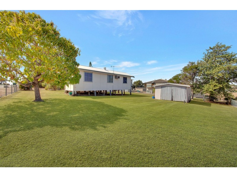 9 YOUNG STREET, Barney Point QLD 4680