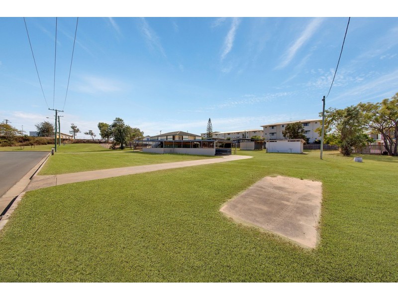 30-32 WOOD STREET, Barney Point QLD 4680