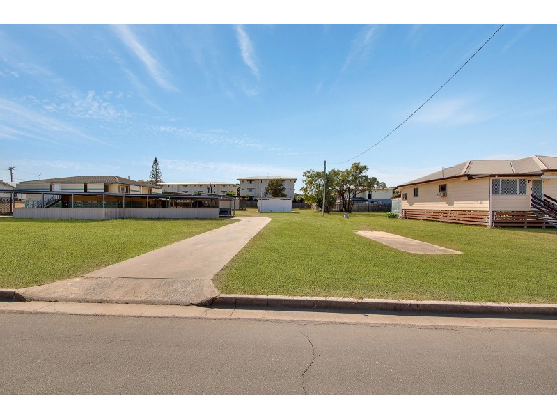 30-32 WOOD STREET, Barney Point QLD 4680