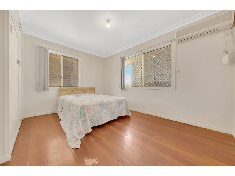 30-32 WOOD STREET, Barney Point QLD 4680
