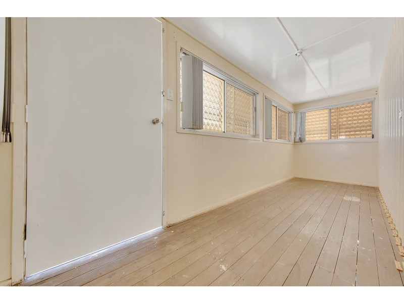30-32 WOOD STREET, Barney Point QLD 4680
