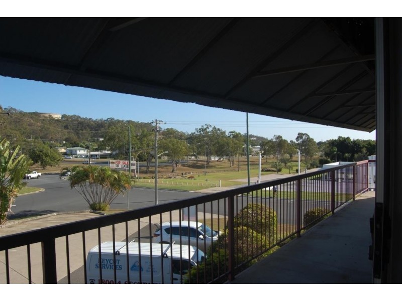 1 MANNING STREET, South Gladstone QLD 4680