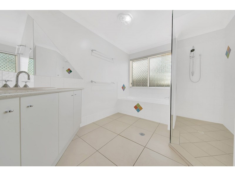 22 CARTHURBIE COURT, New Auckland QLD 4680