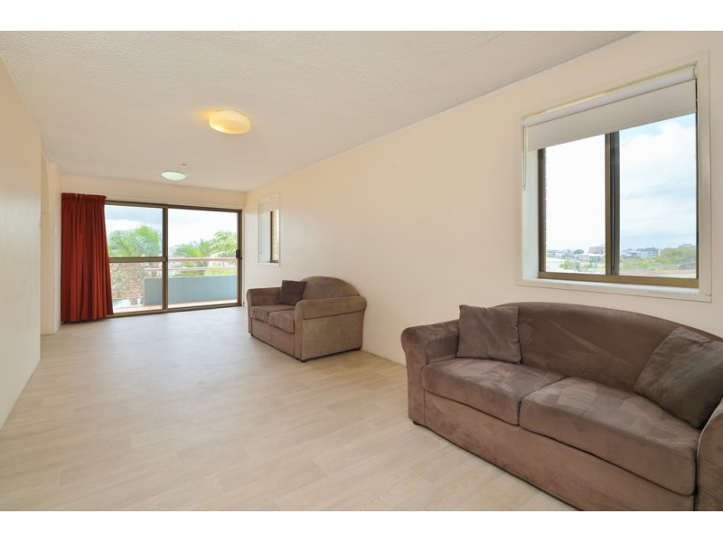 13/7 KENT STREET, West Gladstone QLD 4680