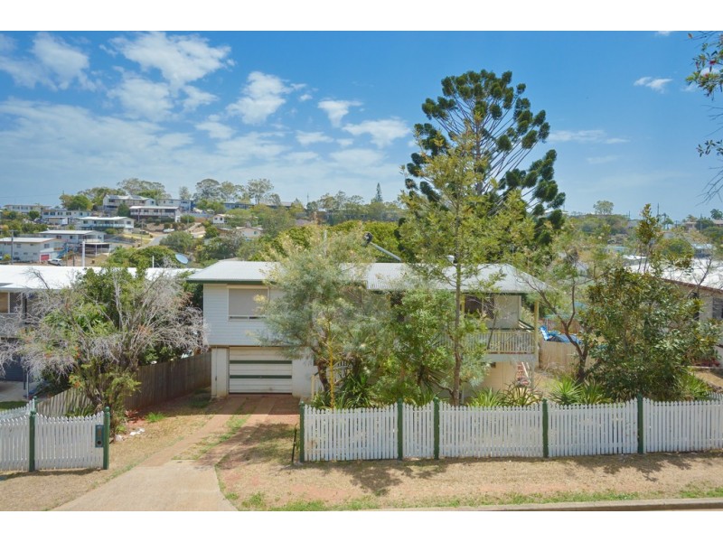 9 PETERS CRESCENT, West Gladstone QLD 4680
