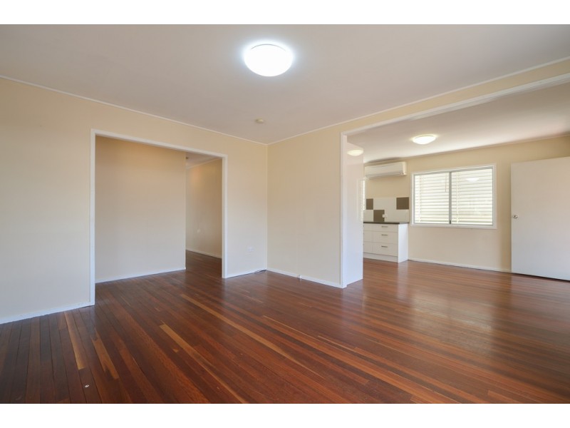 9 PETERS CRESCENT, West Gladstone QLD 4680