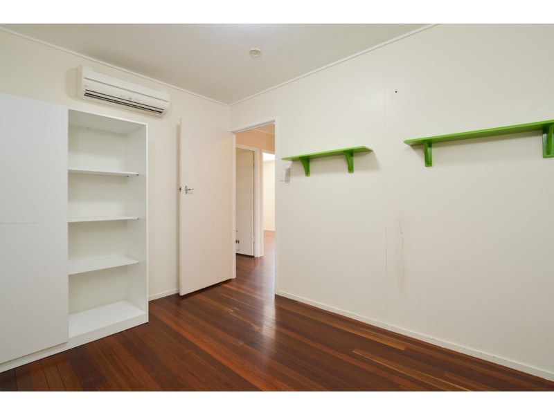 9 PETERS CRESCENT, West Gladstone QLD 4680