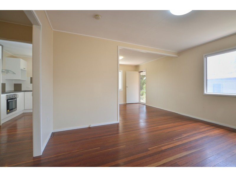 9 PETERS CRESCENT, West Gladstone QLD 4680