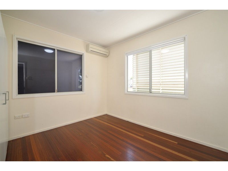 9 PETERS CRESCENT, West Gladstone QLD 4680