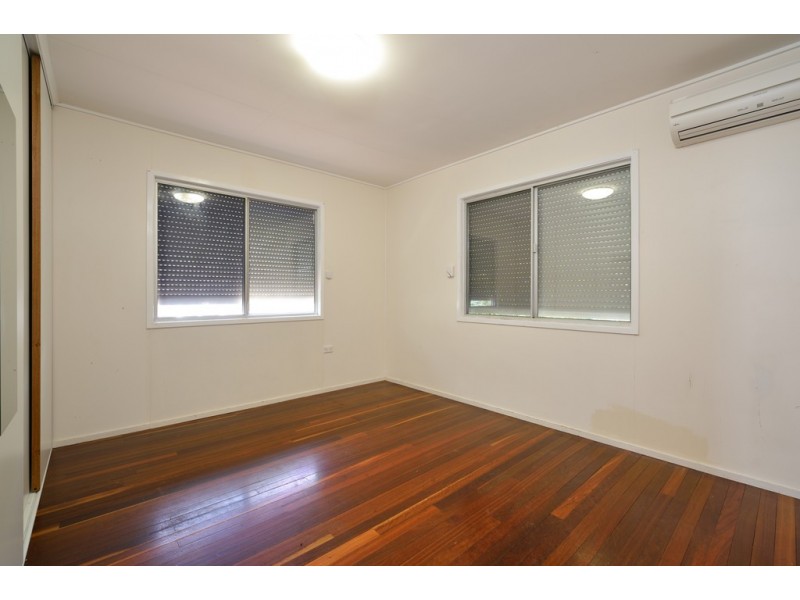 9 PETERS CRESCENT, West Gladstone QLD 4680