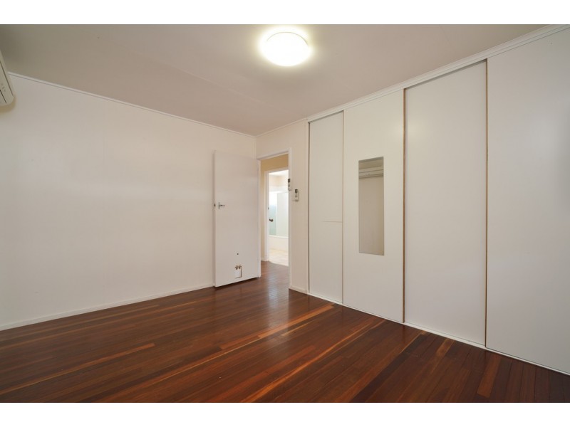9 PETERS CRESCENT, West Gladstone QLD 4680