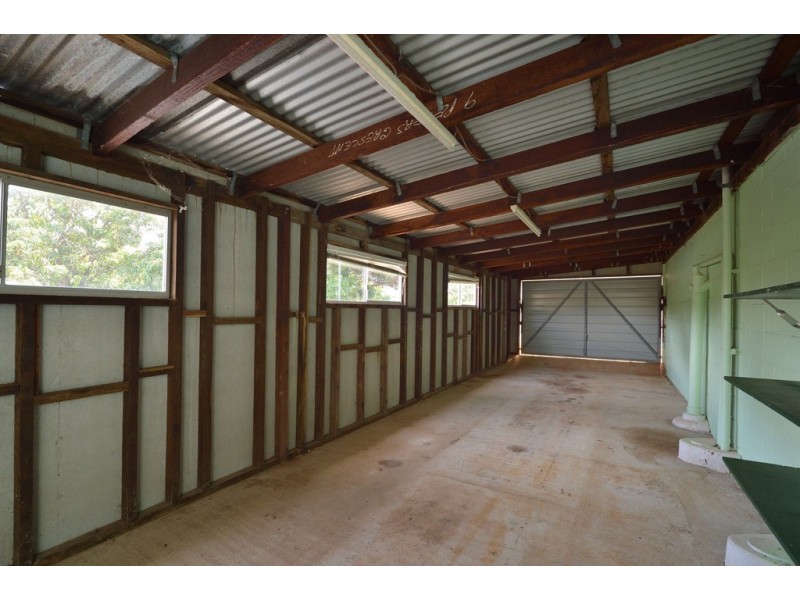 9 PETERS CRESCENT, West Gladstone QLD 4680