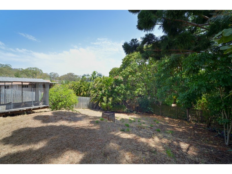 9 PETERS CRESCENT, West Gladstone QLD 4680