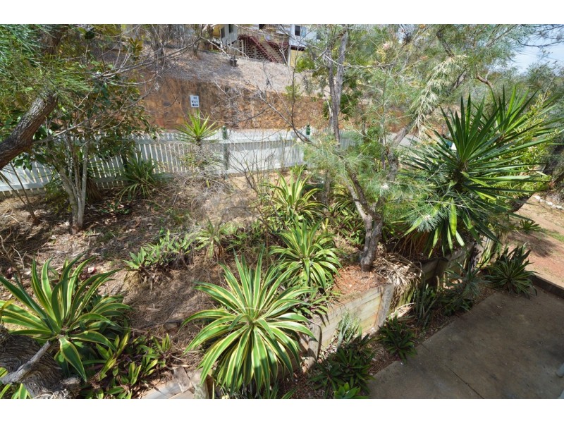 9 PETERS CRESCENT, West Gladstone QLD 4680