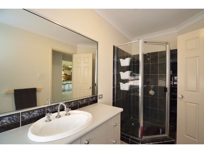 17 STITT CLOSE, Glen Eden QLD 4680