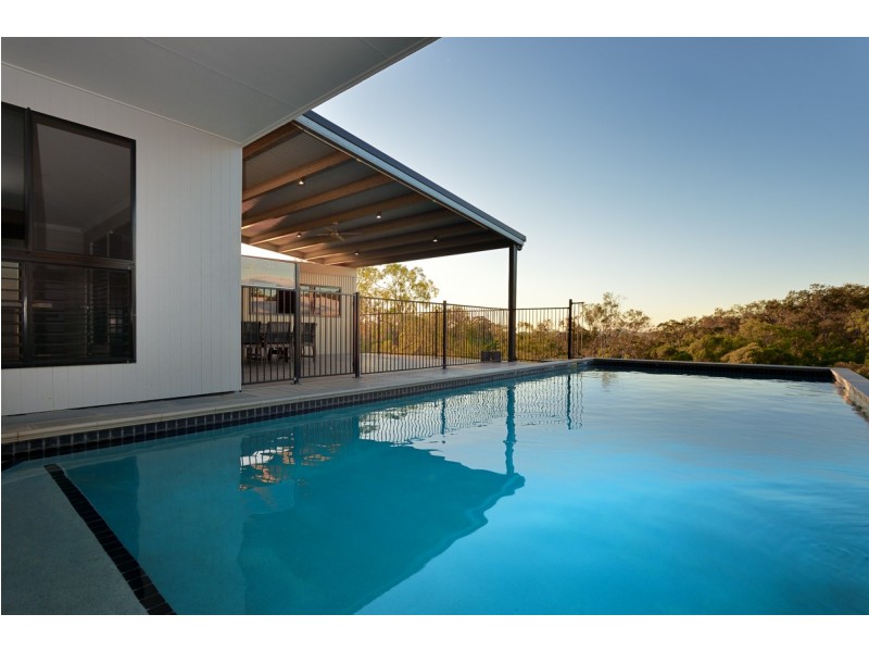 27 WEST RIDGE CRESCENT, West Gladstone QLD 4680