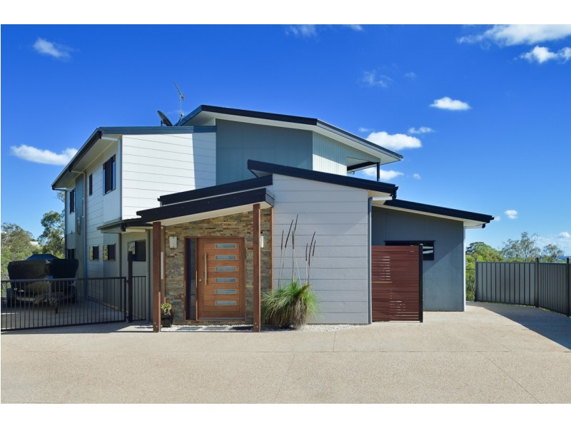 27 WEST RIDGE CRESCENT, West Gladstone QLD 4680