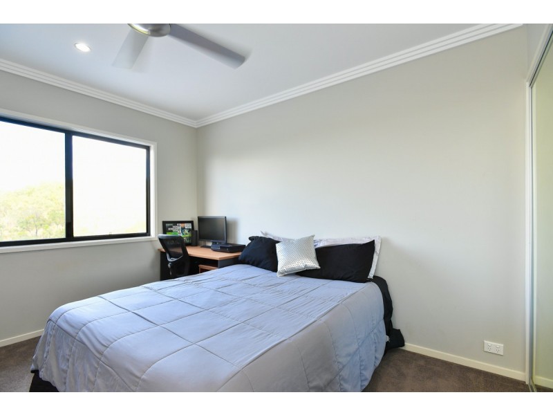 27 WEST RIDGE CRESCENT, West Gladstone QLD 4680