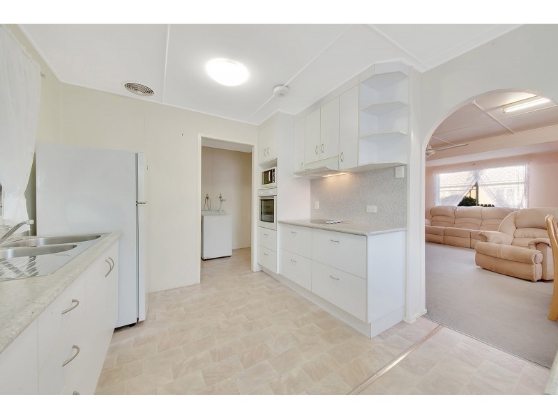 18 MCCRAY STREET, Barney Point QLD 4680
