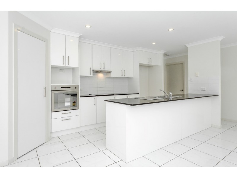 4 BEAVER AVENUE, South Gladstone QLD 4680