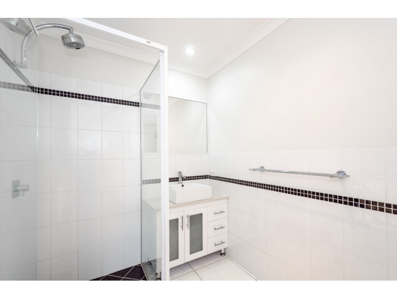 4 BEAVER AVENUE, South Gladstone QLD 4680