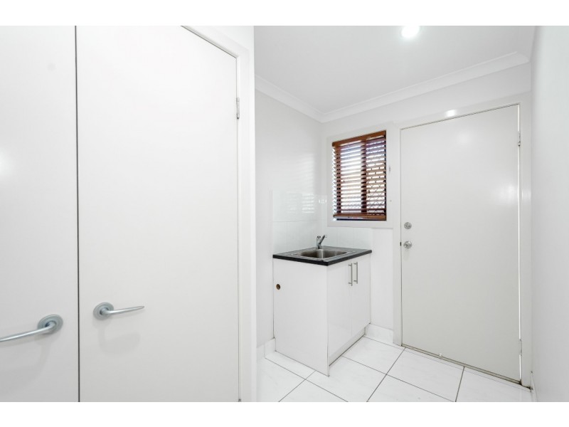 4 BEAVER AVENUE, South Gladstone QLD 4680