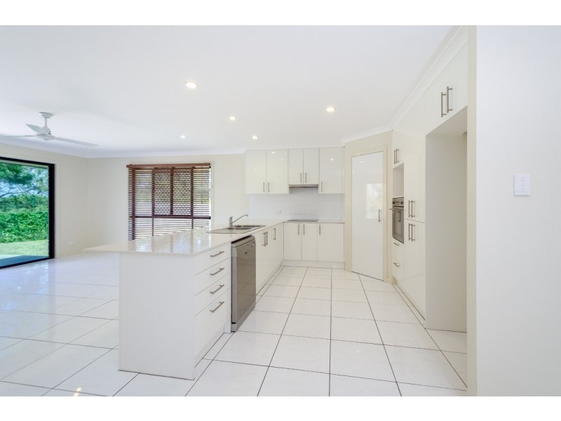 3 ALBATROS CLOSE, South Gladstone QLD 4680