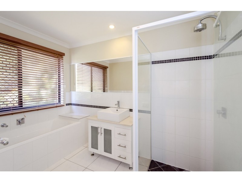 3 ALBATROS CLOSE, South Gladstone QLD 4680