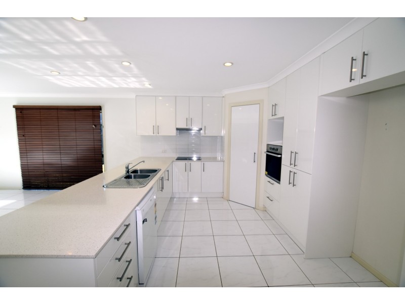 6 BEAVER AVENUE, South Gladstone QLD 4680