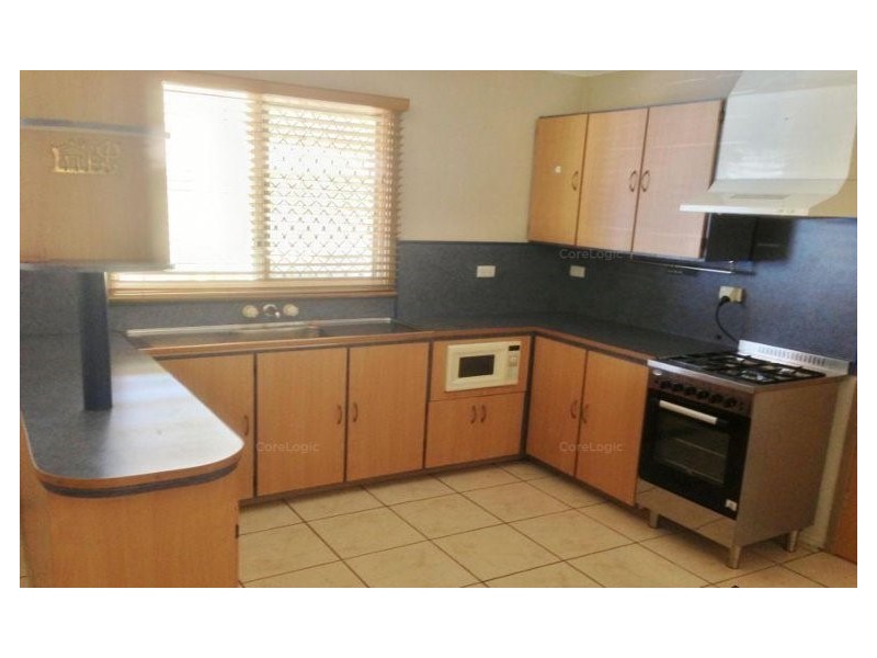 8 RYALLS STREET, Barney Point QLD 4680